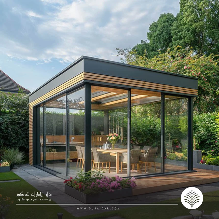 غرف زجاجية زاوية في الحوش دبي